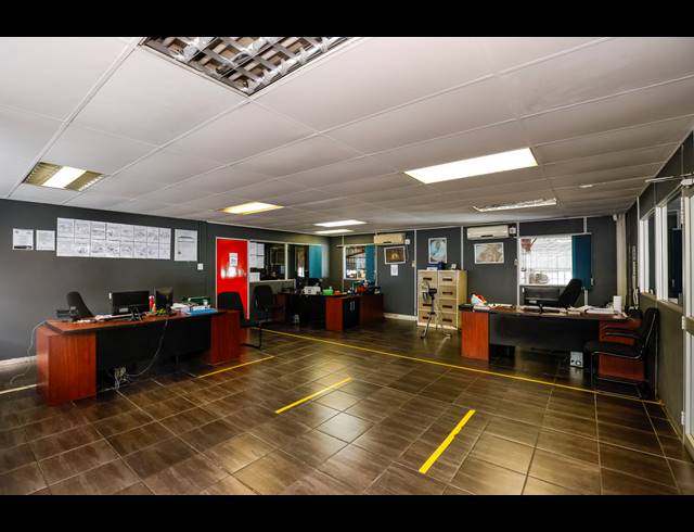 2,575M² WAREHOUSE FOR SALE IN WENTWORTH